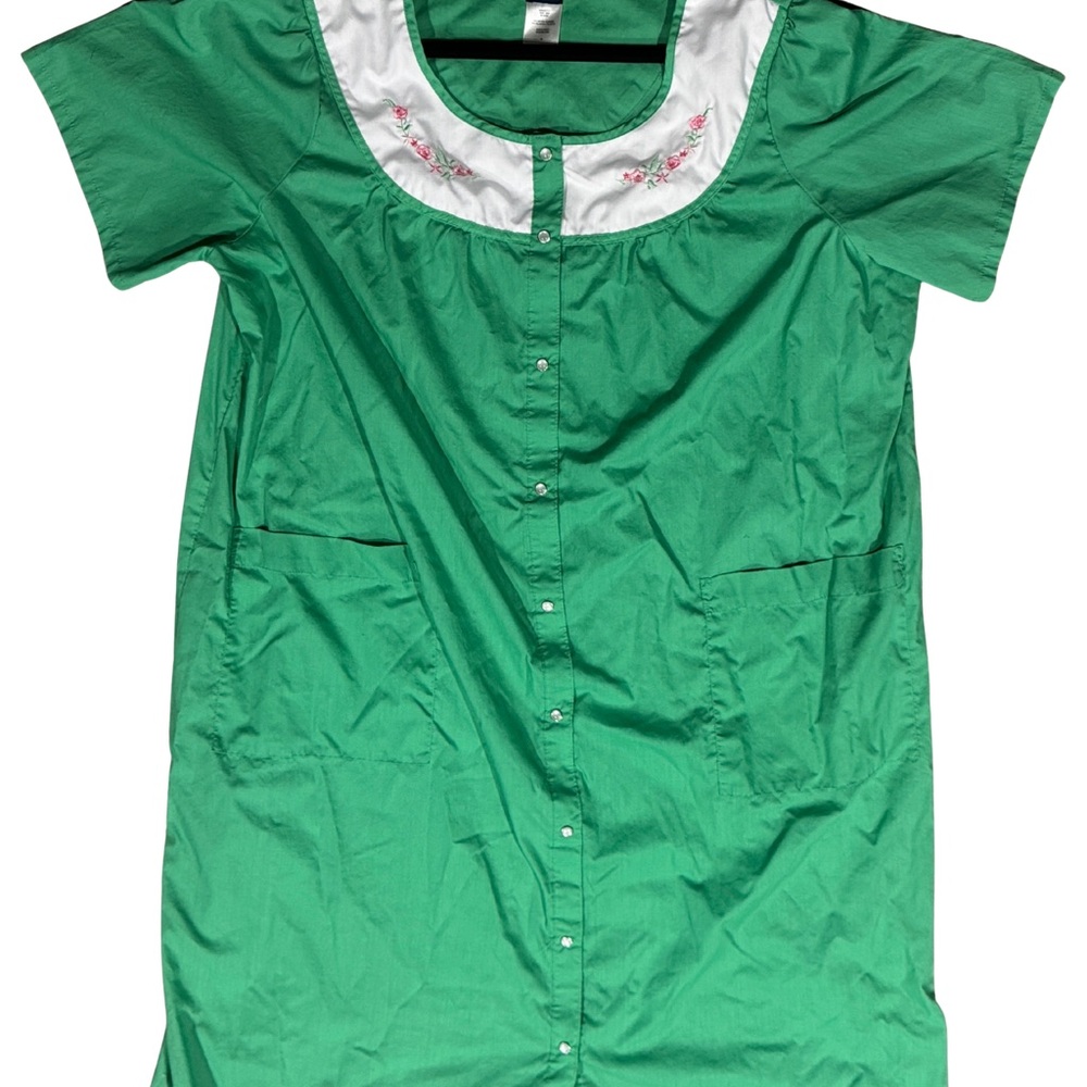 Green Button-Front House dress with White Embroidered